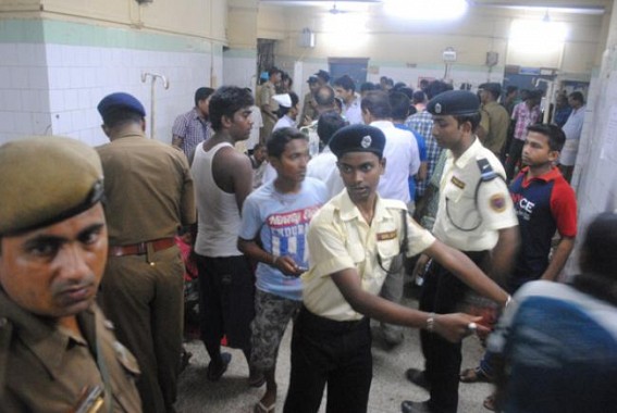 Road mishap hurts at least 12 passengers, one critical Road mishap hurts at least 12 passengers, one critical